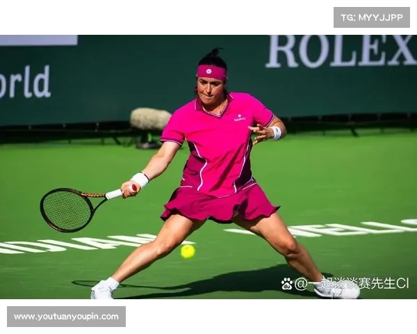 网球赛场风云再起 世界排名前十选手激战正酣 争夺冠军宝座